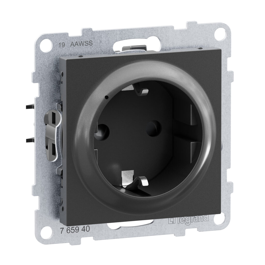 LG-765940-WEB-R